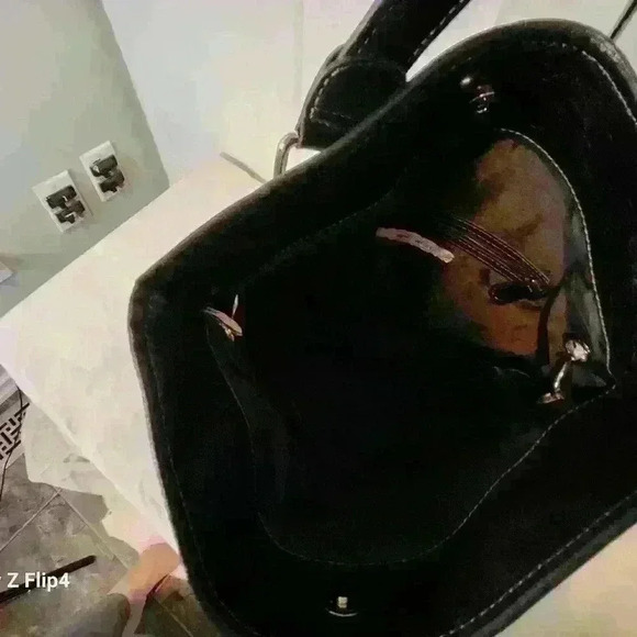 NINE WEST BLACK AMD CREAM SHIULDER  BAG - Picture 8 of 8